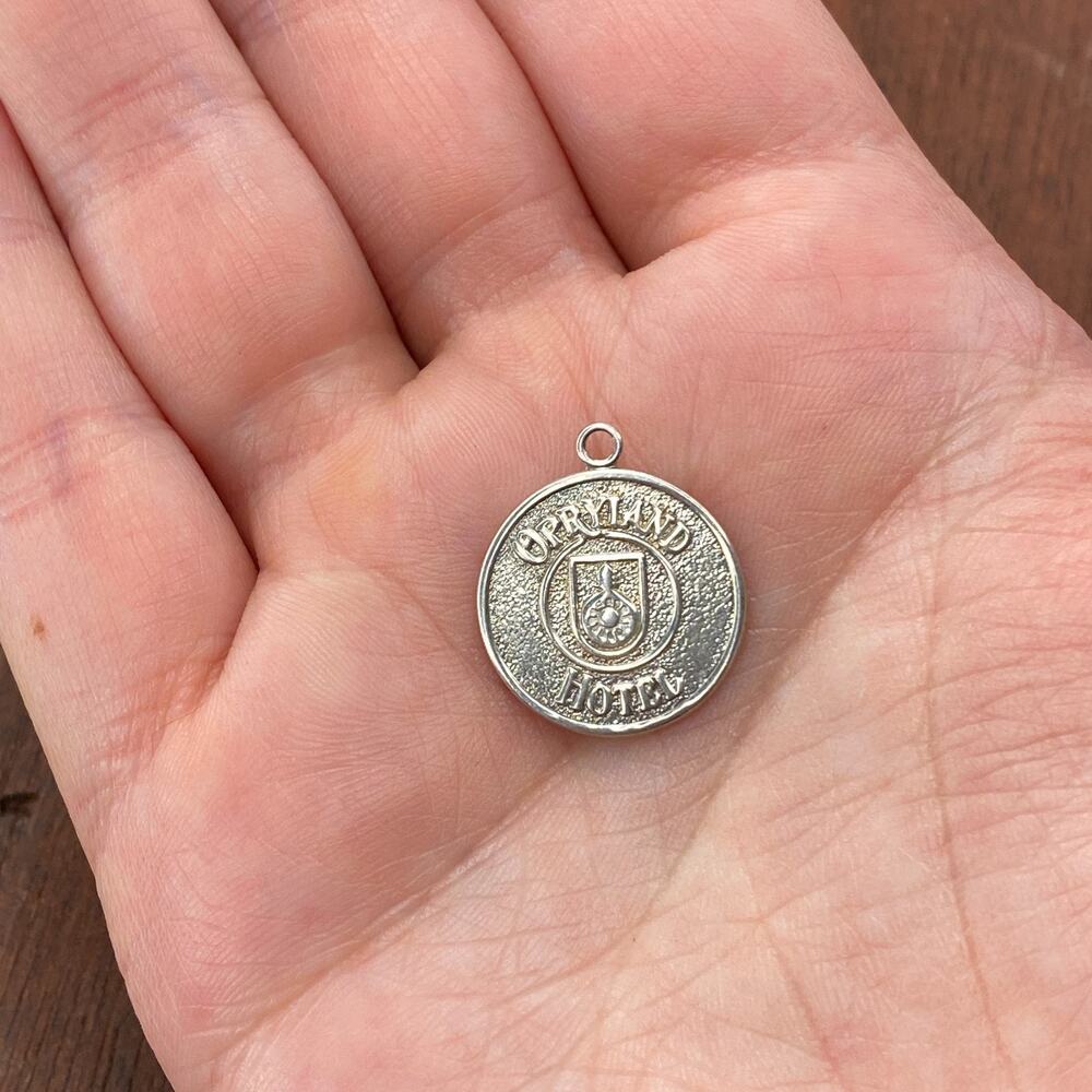 Vintage 925 Sterling Silver "Opryland Hotel" Nashville Pendant Bracelet Charm